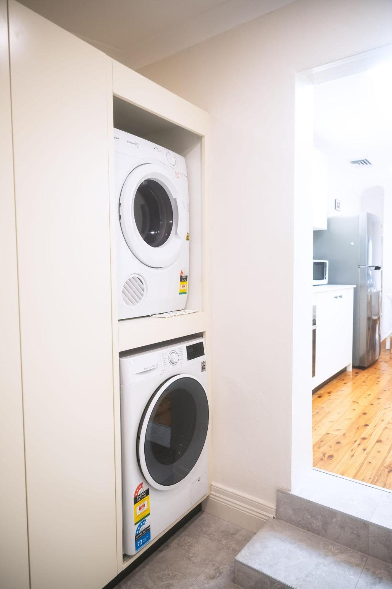 Modern 3 Bed In Tempe Near Airport Apartment *