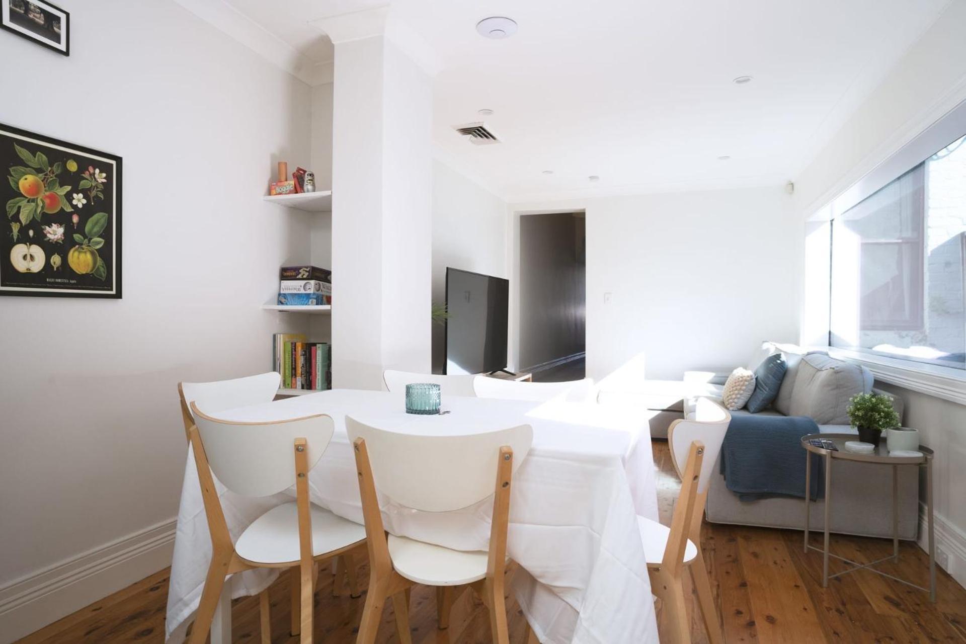 Modern 3 Bed In Tempe Near Airport Apartment *