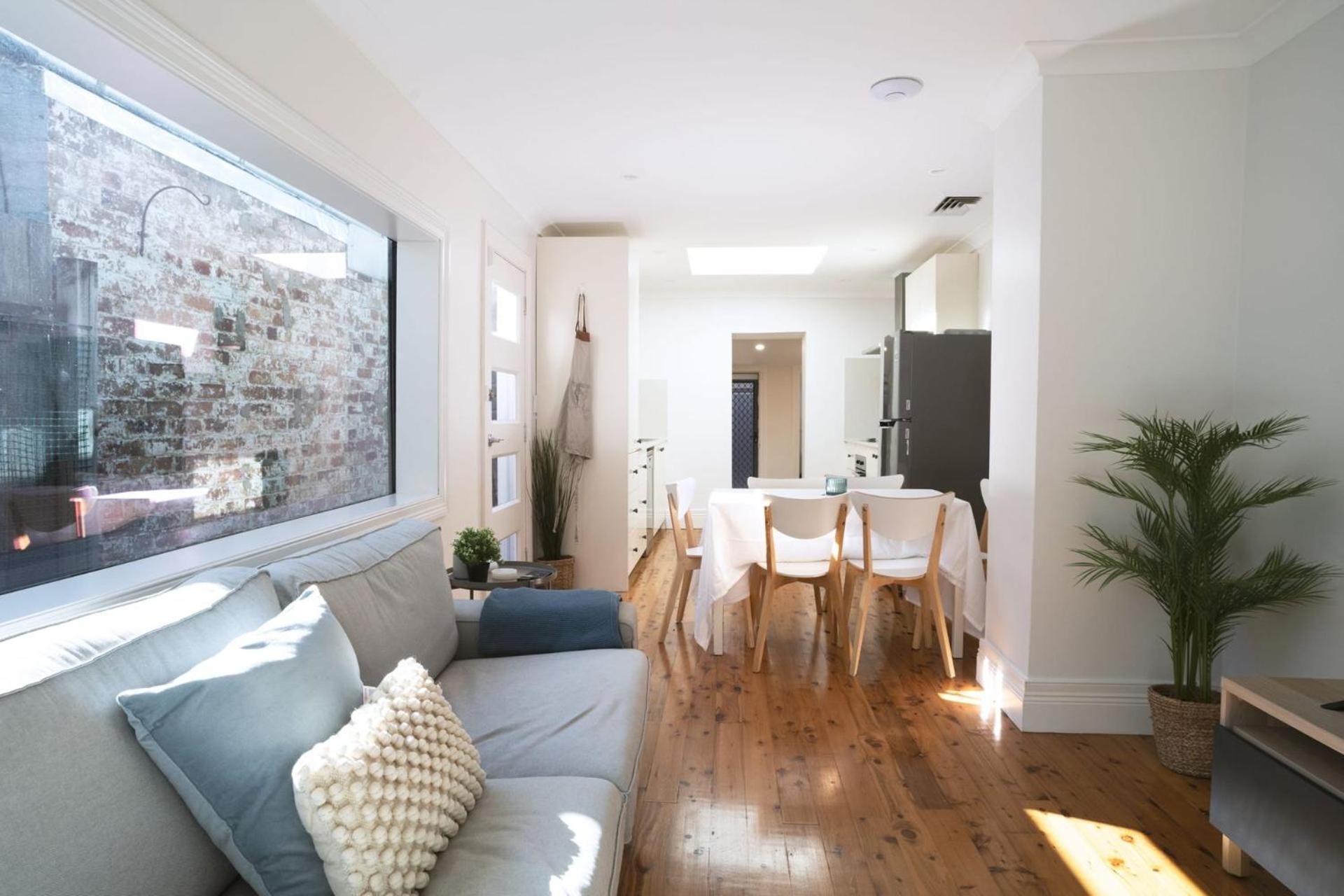 Modern 3 Bed In Tempe Near Airport Apartment Sydney