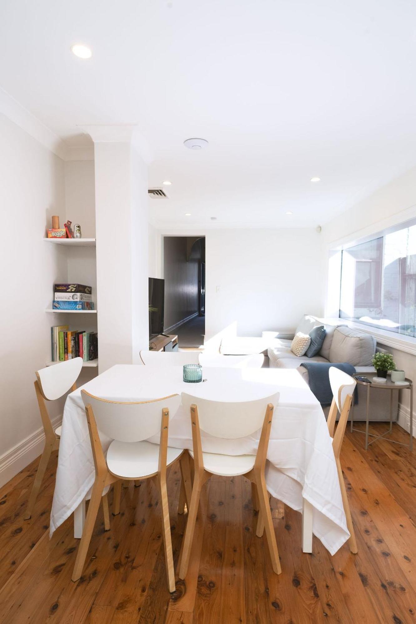 Modern 3 Bed In Tempe Near Airport Sydney